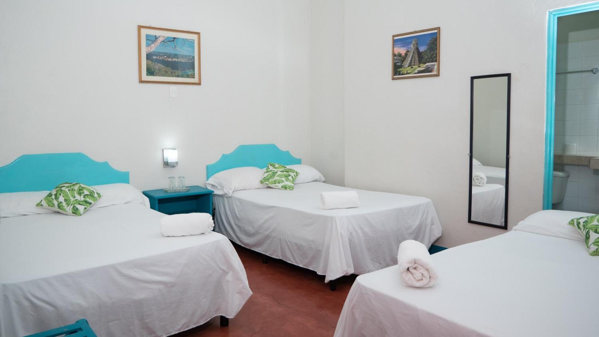Hotel Petenchel Flores Extérieur photo