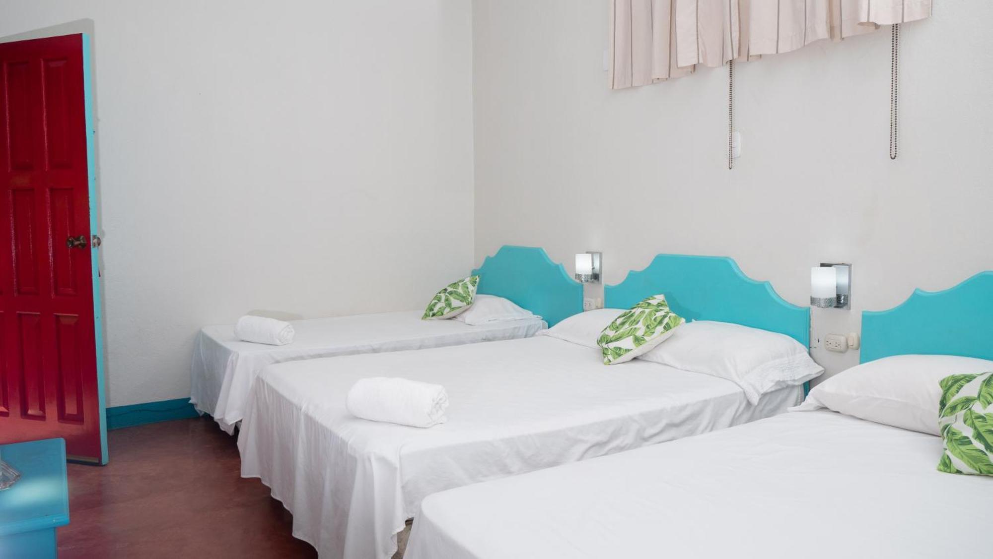 Hotel Petenchel Flores Extérieur photo
